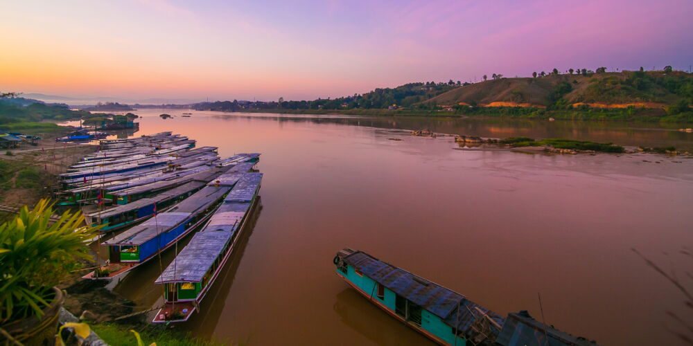 Laos-Laos Mekong River Pier-83025.jpg