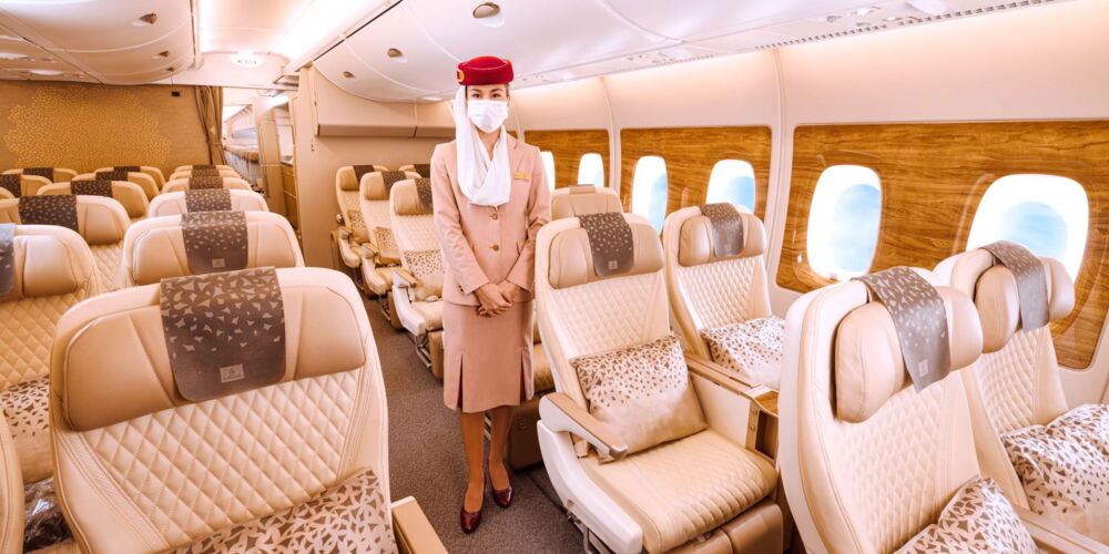 Emirates_Premium_Economy_(3).jpg